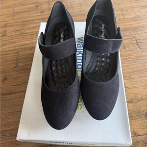 Walking Cradles Women's Black Mary Jane Pump- suede size 9.5